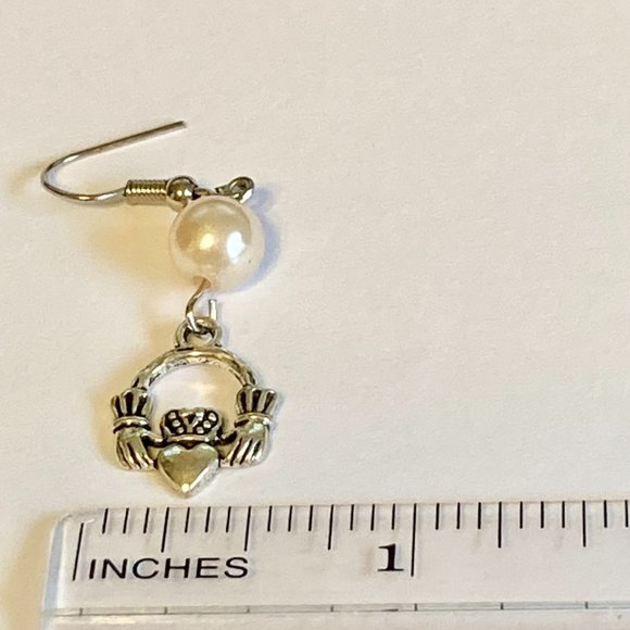 Claddagh Earrings Silver Plated Irish Celtic St Patricks Day White Glass Pearl - Picture 8 of 8